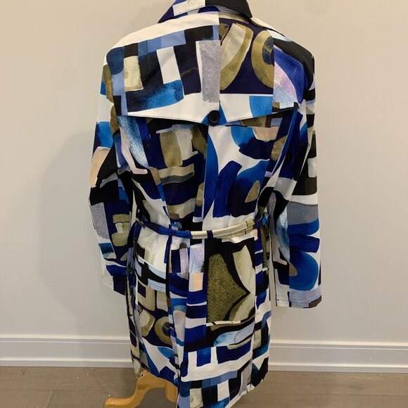 Raincoat - Picture 3 of 4